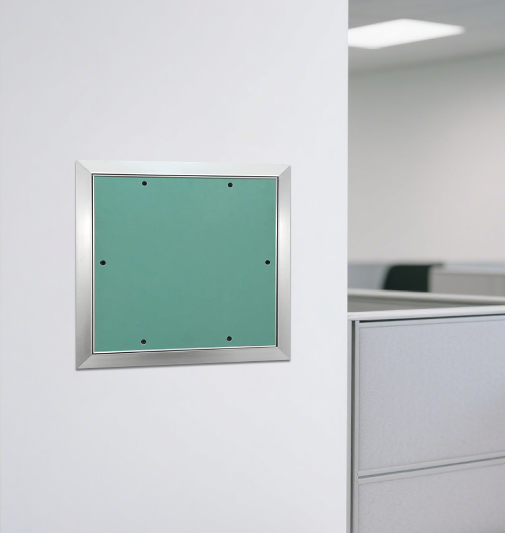 Estamos na exposição Dubai Big 5 apresentando nossos painéis de acesso premium!